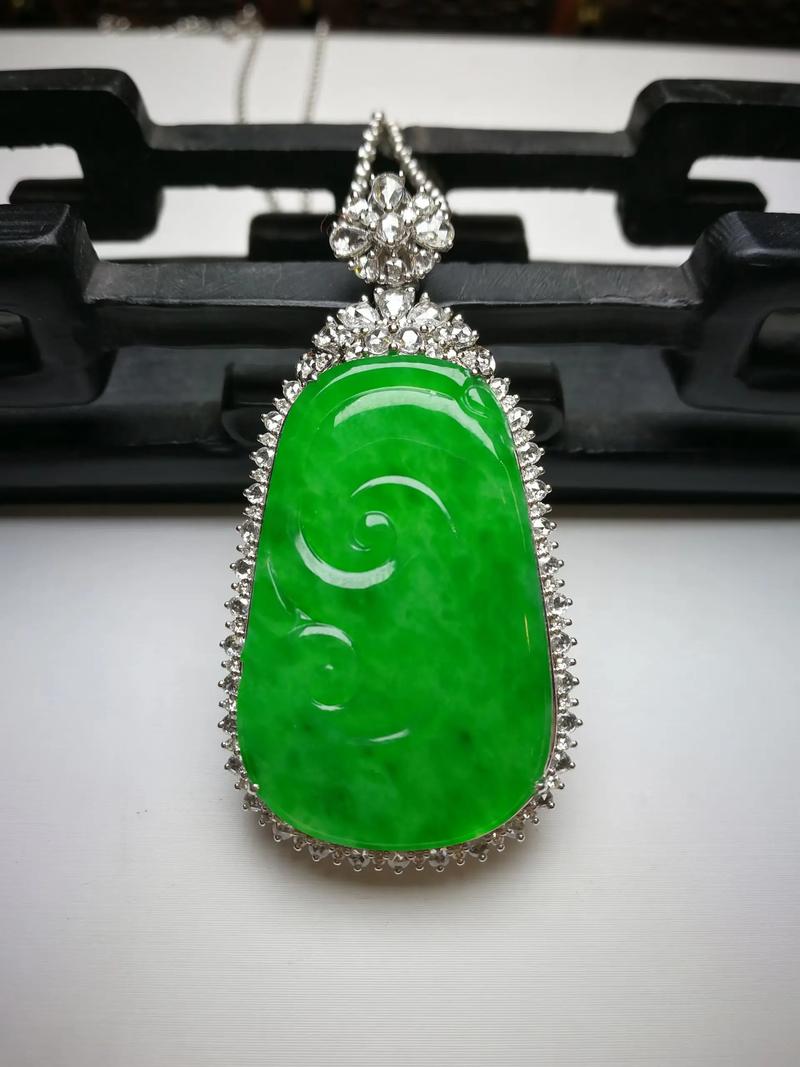 婚嫁金饰：让爱情在时光中闪闪发光